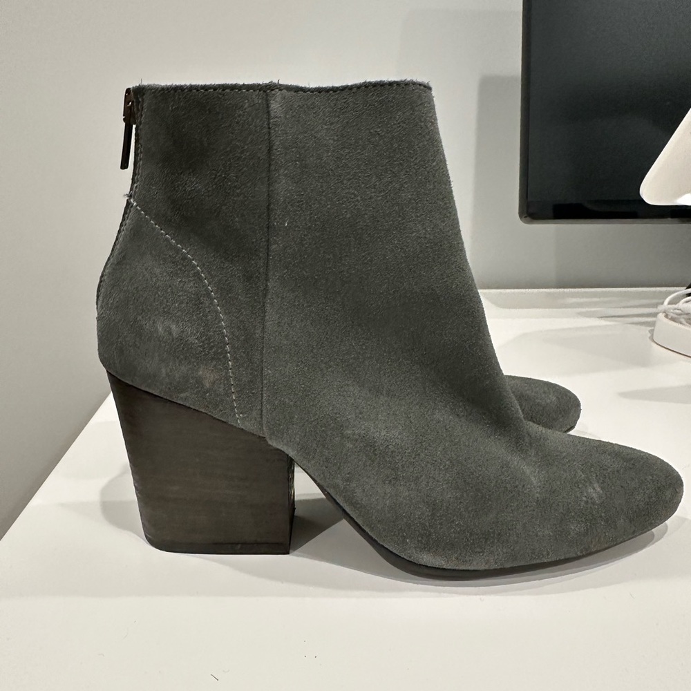 EUC H London suede booties